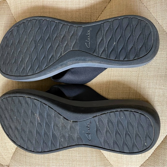 Clark’s Cloudsteppers Wedge Flip Flops - Picture 6 of 6